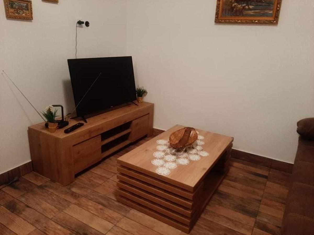 Ruralna Kuca Za Odmor Viktorija Villa Caglin Exterior foto